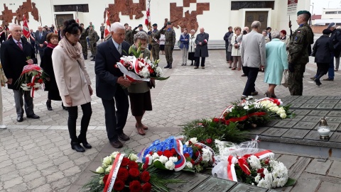 Bydgoskie uroczystości upamiętniające ofiary Zbrodni Katyńskiej [wideo]