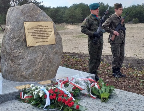 O dramacie jeńców wojennych przypomni w Toruniu ten obelisk