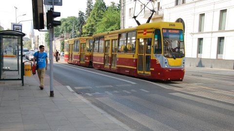 Przesuwają stary przystanek i budują nowy - wiedeński. Pierwszy w Bydgoszczy