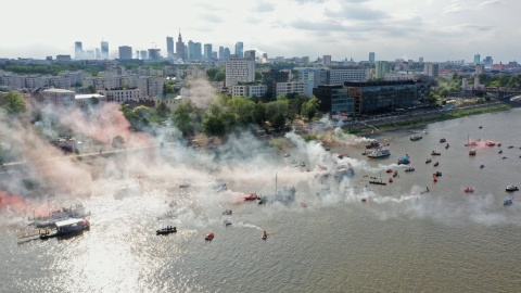 Hołd dla powstańców także na Wiśle w Warszawie