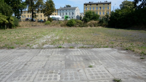 Zmiany przy dworcu PKP w Inowrocławiu. Nowa lokalizacja parkingu