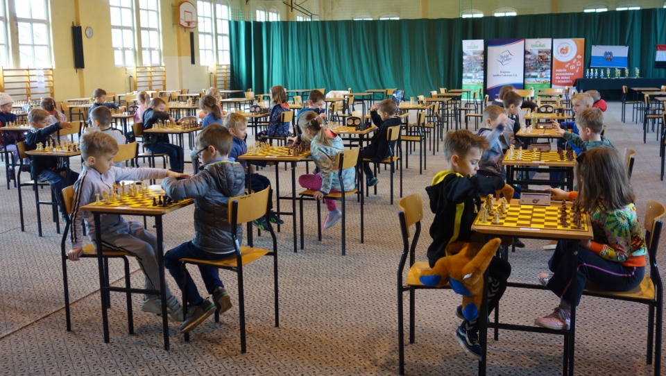 Najmłodsi szachiści z regionu rywalizowali w X Liceum Ogólnokształcącym w Toruniu. Fot. Monika Kaczyńska