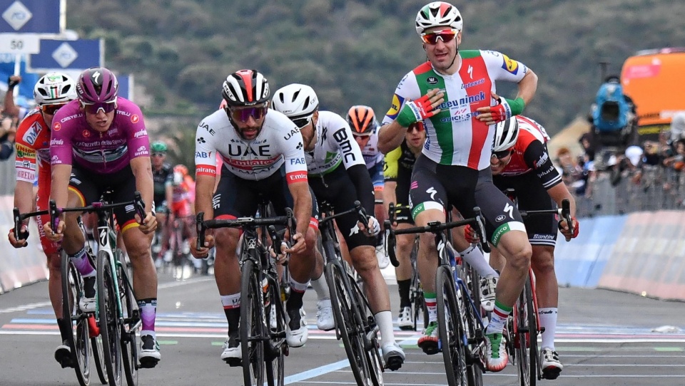 Zdjęcie z finiszu trzeciego etapu Giro d