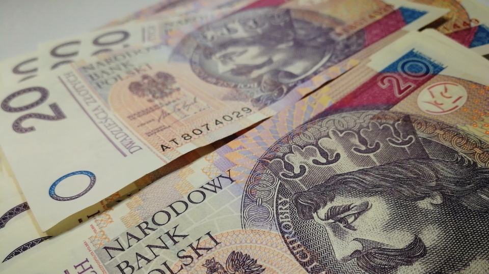 Prezydent Andrzej Duda podpisał ustawę obniżającą stawkę PIT z 18 proc. do 17 proc. i podwyższającą ponad dwukrotnie koszty uzyskania przychodów. Fot. Pixabay.com