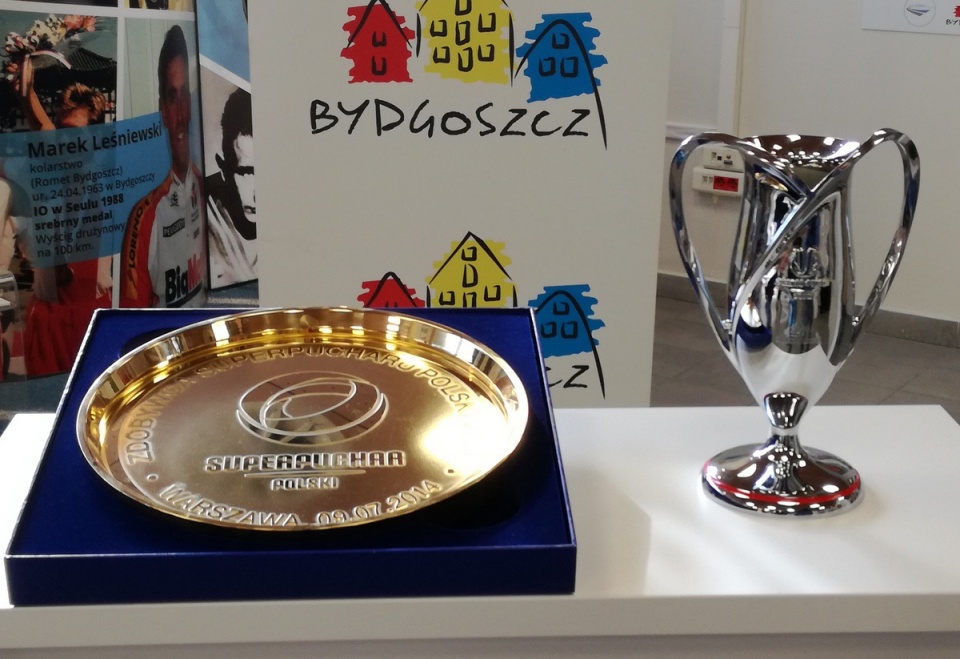 Puchar i Superpuchar Polski, wywalczone przez Zawiszę Bydgoszcz w 2014 roku/fot. Bartosz Kustra