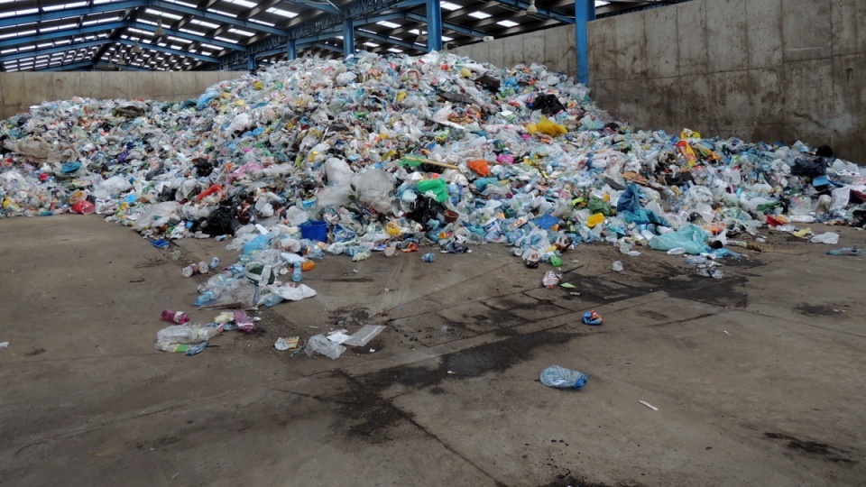 Krajowa Izba Odwoławcza przekazała do ponownego rozpatrzenia oferty firm na odbiór odpadów w 3 z 9 sektorów miasta