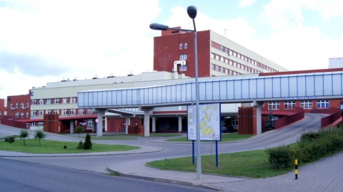 Wypisali 400 pacjentów, bo szpital zmienia się w zakaźny. Szykują też laboratorium