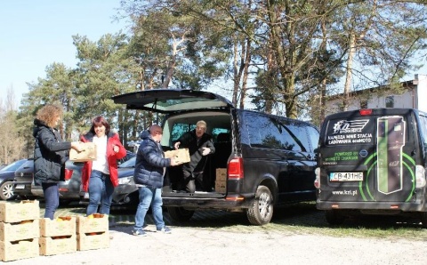 200 kg owoców dla szpitala zakaźnego. Trzeba dziękować lekarzom i pomagać