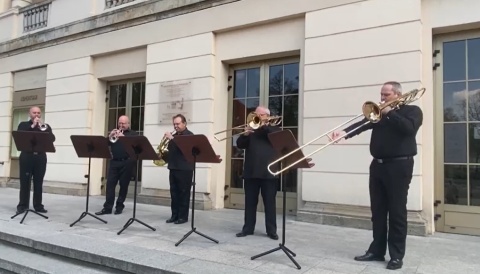 Kwintet dęty blaszany patriotycznie. W pięknych wnętrzach Filharmonii [wideo]