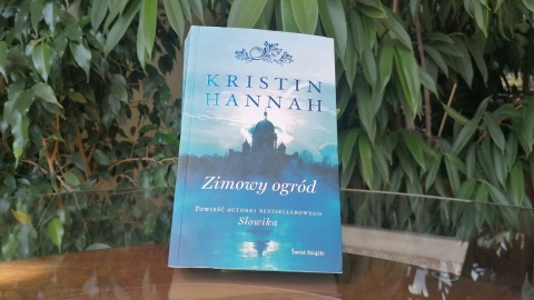 Wojna, trauma i córki, których nie kocha. Zimowy ogród na wakacje [książka]