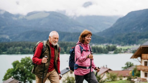 Jak dobrać odpowiednie kije trekkingowe, czym wyróżniają się najlepsze