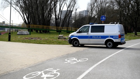 Mandat lub wniosek o ukaranie do sądu za brak maseczek. Tysiące interwencji