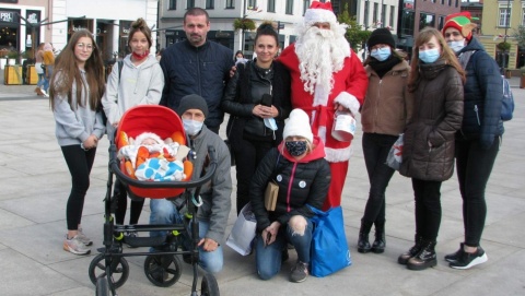 Choinki dla Celinki. Kupując drzewko, można pomóc chorej dziewczynce