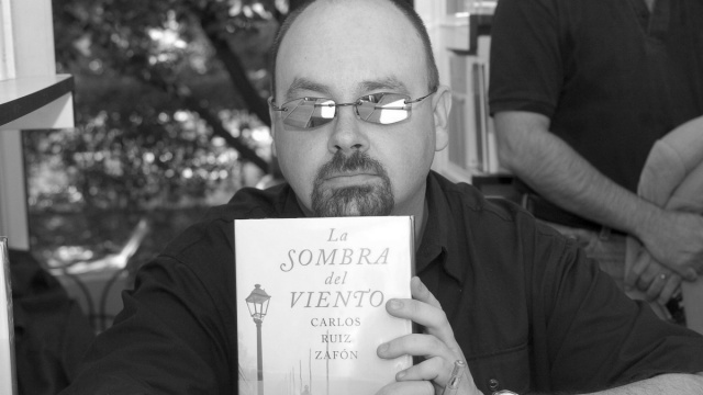 Podbił świat powieścią Cień wiatru. Carlos Ruiz Zafon nie żyje