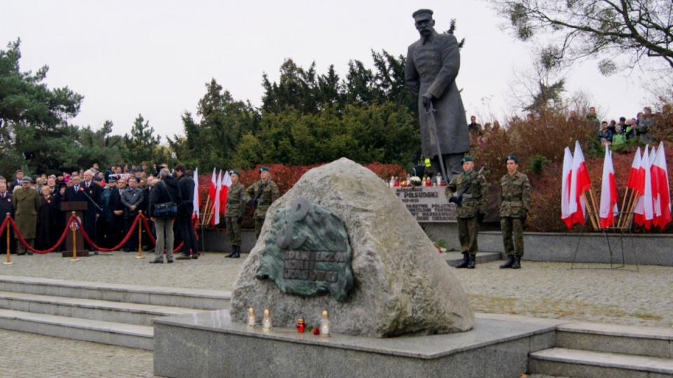 Jest pomysł, by chryzantemami ozdobić miejsca pamięci związane z odzyskaniem przez Polskę niepodległości./fot. PR PiK/archiwum
