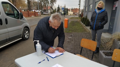 Mieszkańcy Gruczna koło Świecia nie chcą zamknięcia małego oddziału Banku Spółdzielczego. Fot. Marcin Doliński