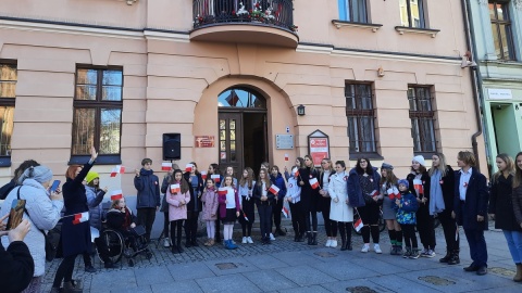 Happening „Z wolnością nam do twarzy" zorganizowało w środę w Toruniu 0Ognisko Pracy Pozaszkolnej Dom Harcerza/fot. Monika Kaczyńska