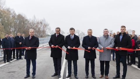 Sam obiekt oraz drogi dojazdowe zostały wykonane tak, by w przyszłości mogły stanowić część obwodnicy Kruszwicy w ciągu drogi krajowej nr 62. Fot. KPUW