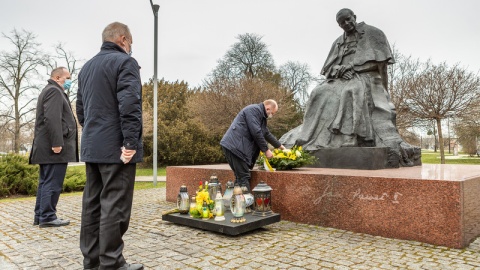 16 lat temu, 2 kwietnia 2005 roku, zmarł papież Jan Paweł II, patron regionu