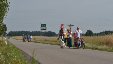 Wytyczne GIS: pielgrzymki do 300 osób, nie licząc w pełni zaszczepionych