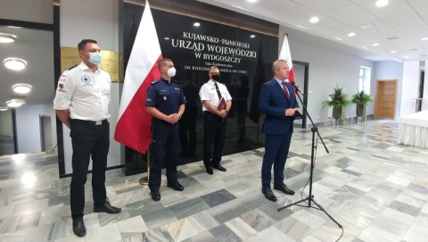 W wakacje służby nie odpoczywają. Pracują na 39 kąpieliskach w regionie [wideo]