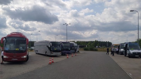 Zdublowane patrole - to problem tego lata. Chodzi o kontrole autokarów z dziećmi i młodzieżą