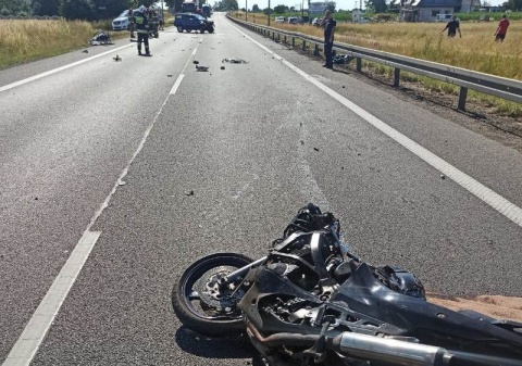 Motocyklista zderzył się z hondą. 27-letni mężczyzna zginął na miejscu