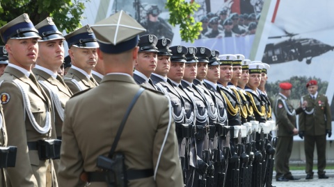 Święto Wojska Polskiego  awanse generalskie, pokazy sprzętu na ziemi i w powietrzu