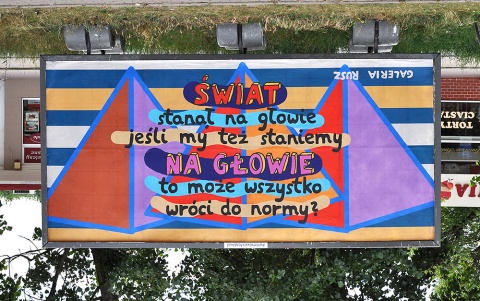 Pierwszy bilbord wystawili w Toruniu w 1999 roku. Galeria Rusz ma 22 lata