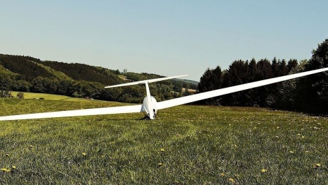 Pilot szybowca zginął w wypadku w Kruszynie. Do wypadku doszło podczas startu