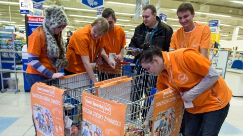 Najbardziej potrzebne są produkty długoterminowe. Trwa zbiórka żywności