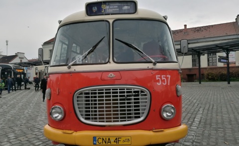 Toruń i Solidarność w stanie wojennym. Wycieczka zabytkowym autobusem