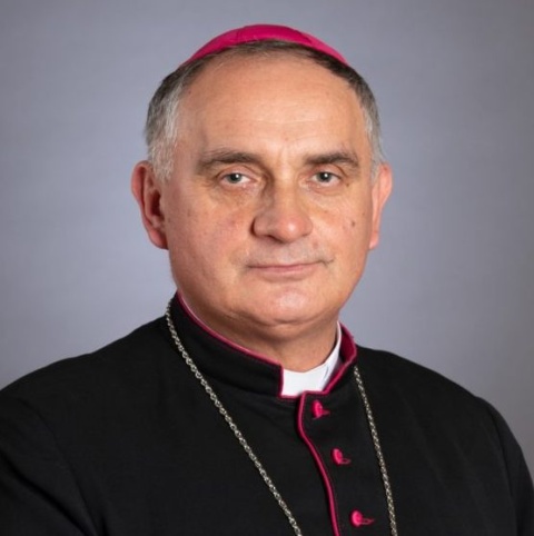 Bp. Krzysztof Włodarczyk: - Bóg przychodzi do wierzących i do niewierzących