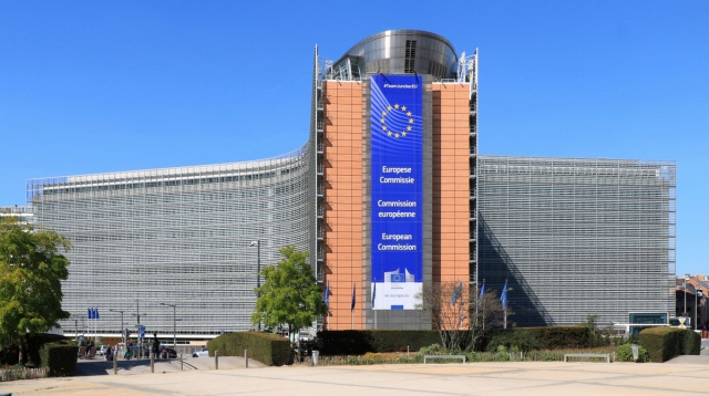 Komisja Europejska zwraca się do TSUE o nałożenie kar finansowych na Polskę