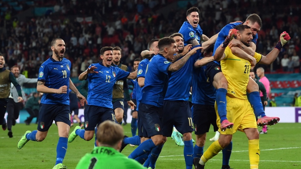 Włosi zostali mistrzami Europy po wygranym na Wembley finale z Anglią. Fot. EPA/Laurence Griffiths / POOL, dostawca: PAP/EPA.