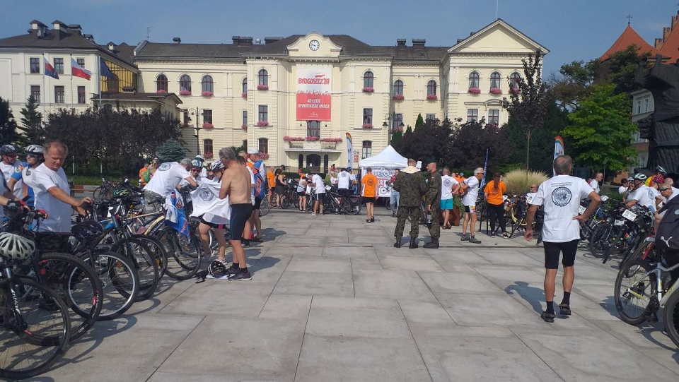 Rowerzyści startowali ze Starego Rynku w Bydgoszczy. Fot. Jolanta Fischer