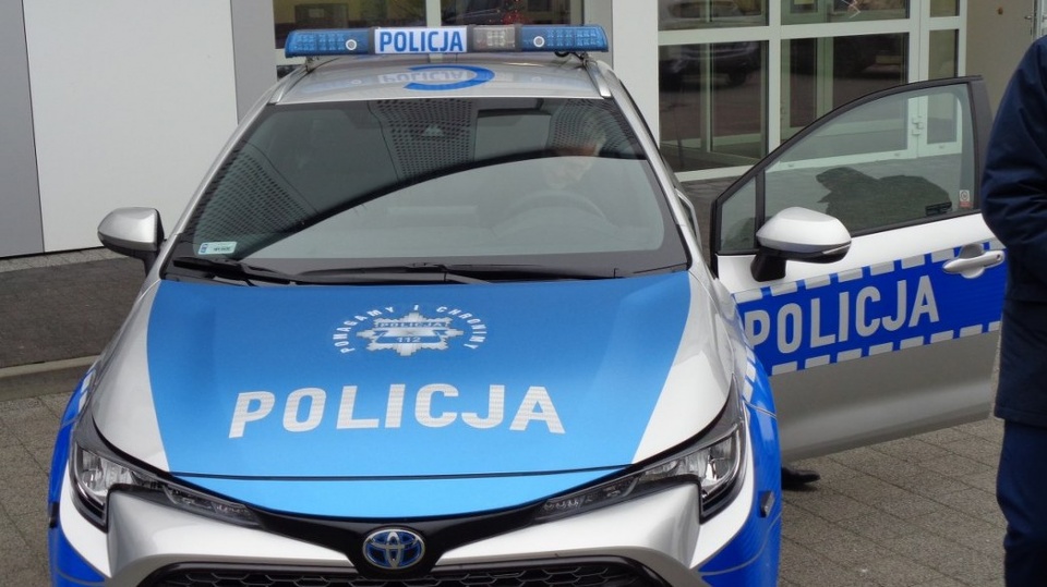 abor komisariatu policji w Dobrzejewicach wzbogacił się o nieoznakowaną kie ceed oraz toyotę corollę/fot. materiały policji