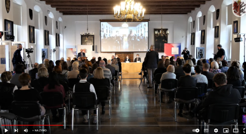 Toruń murem za Kodeksem Korwina Naukowcy podkreślają, że to skarb [wideo]