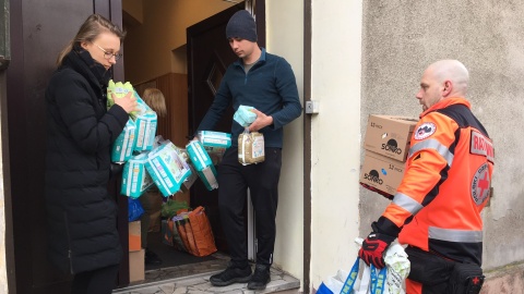 Bydgoski PCK wciąż zbiera dary dla uchodźców. Czego...nie przynosić