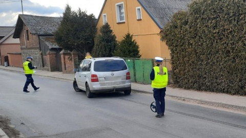 Volkswagen Touran potrącił 8-letniego chłopca. Po wypadku koło Świecia