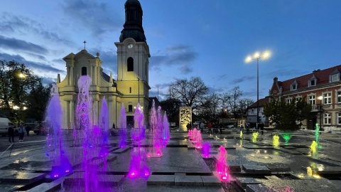 Testowali fontannę na rynku w Starym Fordonie. Niezwykłe widowisko [wideo]