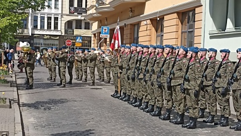 Apele pamięci, kwiaty i przemówienia. Uczcili Dzień Zwycięstwa w regionie [zdjęcia]