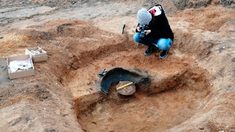 Wykopali grób sprzed ponad 2 tys. lat Odkrycie na budowie w Kozielcu [zdjęcia]