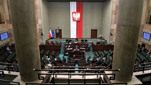 Obraduje sejm. Wśród tematów m.in. zmiany w Konstytucji, Sąd Najwyższy