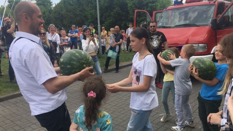 Rodzinny piknik polsko-ukraiński przed bydgoską bazyliką