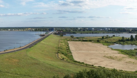 Włocławska tama prawdziwą zaporą dla wodniaków. Śluza w remoncie