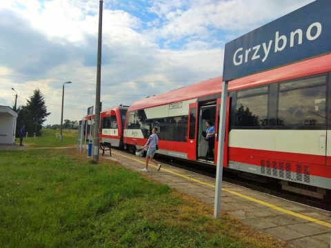 Przebudowany przystanek kolejowy w Grzybnie i nowy w Grudziądzu Tuszewie