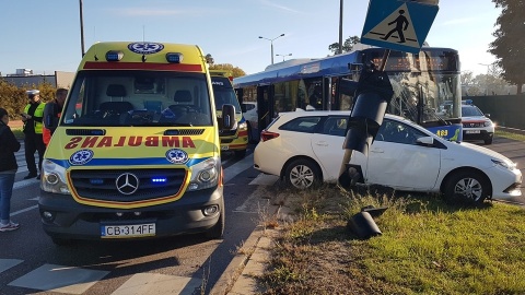 Autobus zderzył się z samochodem osobowym. Wypadek na Szubińskiej w Bydgoszczy