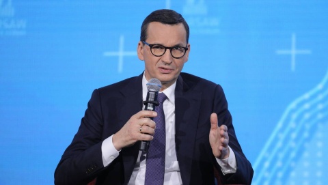 Premier Morawiecki: Postaramy się zapewnić samorządowcom dużo tańszy prąd