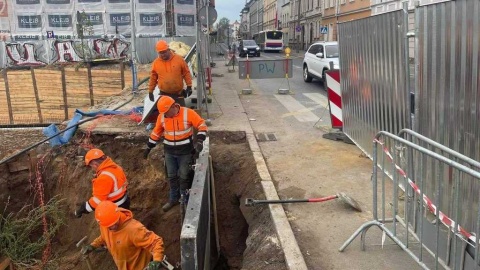 Zwężenie na jezdni, ograniczenie do 30 kmh. Po awarii w centrum Bydgoszczy